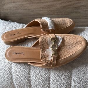 Qupid Women's Tan Woven Mules
